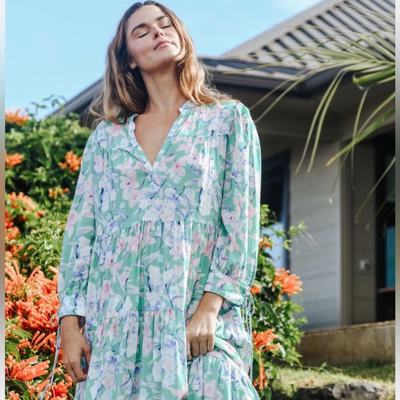 Golden Siren Maxi Dress in XS/S. ๐ธ - Picture 3 of 6